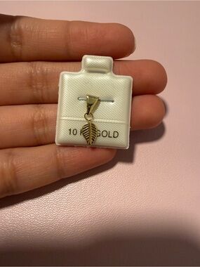 10K Gold Leaf Pendant Necklace Charm - Gold